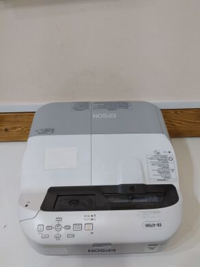 Проектор Epson EB-475Wi / LCD:3 P-Si TFT / 2600 ANSI / 3000:1 / WXGA (1280х800) / 16:10