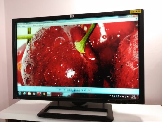 Монитор HP ZR24w / 24" (1920x1200) S-IPS / DVI-D, DisplayPort, VGA, USB / VESA 100x100 Монитор HP ZR24w / 24" (1920x1200) S-IPS / DVI-D, DisplayPort, VGA, USB / VESA 100x100