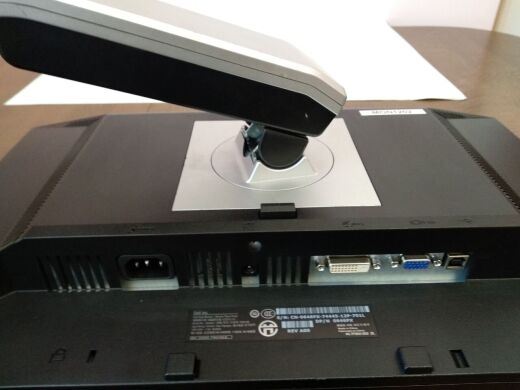 Монитор Б-класс Dell P2011H / 20" (1600x900) TN / DVI, VGA, USB / VESA 100x100 Монитор Б-класс Dell P2011H / 20" (1600x900) TN / DVI, VGA, USB / VESA 100x100
