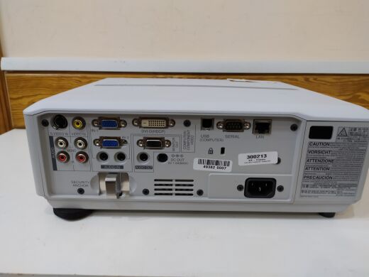 Проектор Mitsubishi XL1550U / LCD / 3100 ANSI / 400:1 / (1024x768) XGA / 4:3 Проектор Mitsubishi XL1550U / LCD / 3100 ANSI / 400:1 / (1024x768) XGA / 4:3