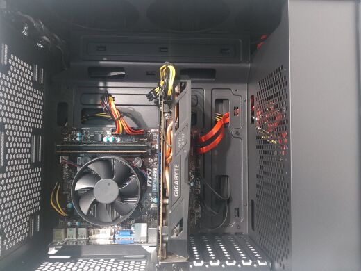 Golden Field Phantom Tower New / Intel Core i5-4590 (4 ядра по 3.3 - 3.7 GHz) / 16 GB DDR3 (2x8GB) / 240 GB SSD new+500 GB HDD / AMD Radeon RX 580 4GB / 650W GameMax + Мышь Marvo M309 с игровой поверхностью
