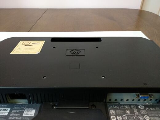 Монитор Б-класс HP LE2001w / 20" (1600x900) TN / VGA / VESA 100x100 Монитор Б-класс HP LE2001w / 20" (1600x900) TN / VGA / VESA 100x100