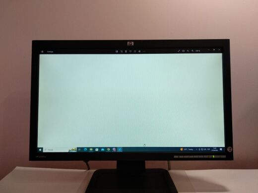 Монитор Б-класс HP LE2001w / 20" (1600x900) TN / VGA / VESA 100x100 Монитор Б-класс HP LE2001w / 20" (1600x900) TN / VGA / VESA 100x100