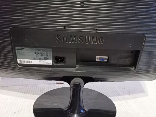 Монитор Б-класс Samsung SyncMaster B2230N / 22" (1920x1080) TN / VGA / VESA 75x75 Монитор Б-класс Samsung SyncMaster B2230N / 22" (1920x1080) TN / VGA / VESA 75x75