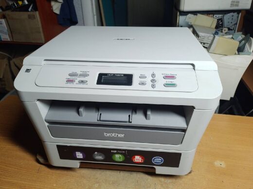 МФУ Brother DCP-7057R / Лазерная монохромная печать / 600x600 dpi / A4 / 20 стр/мин / USB 2.0