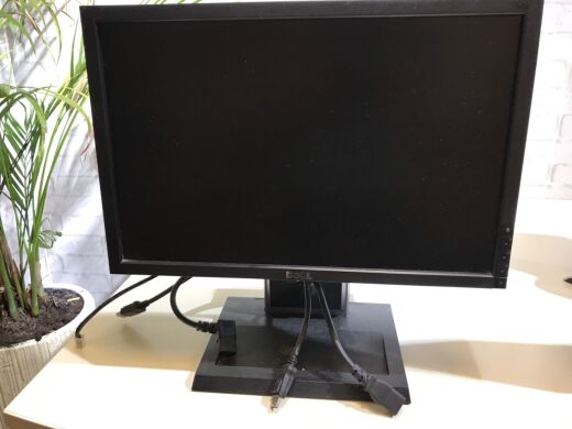 Dell E1909Wb / 19" (1440x900) (16:10) TN / VGA, DVI Dell E1909Wb / 19" (1440x900) (16:10) TN / VGA, DVI