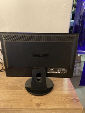 Монитор ASUS VH228 / 21.5" (1920x1080) TN / VGA / VESA 100x100 