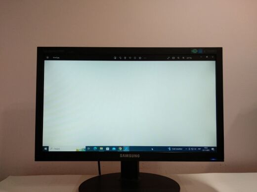 Монитор Б-класс Samsung SyncMaster E1920N / 18.5" (1366x768) TN / VGA / VESA 75x75 Монитор Б-класс Samsung SyncMaster E1920N / 18.5" (1366x768) TN / VGA / VESA 75x75