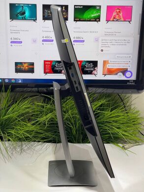 Монитор HP EliteDisplay E272q / 27" (2560x1440) IPS / HDMI, VGA, DisplayPort / VESA 100x100 Монитор HP EliteDisplay E272q / 27" (2560x1440) IPS / HDMI, VGA, DisplayPort / VESA 100x100