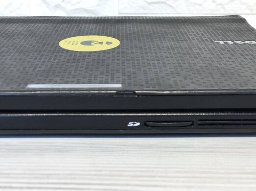 Нетбук Б-клас Dell Latitude 2100 / 10.1" (1024x576) TN / Intel Atom N270 (1 ядро по 1.6 GHz) / 2 GB DDR2 / 120 GB HDD / Intel GMA 950 Graphics / WebCam Нетбук Б-клас Dell Latitude 2100 / 10.1" (1024x576) TN / Intel Atom N270 (1 ядро по 1.6 GHz) / 2 GB DDR2 / 120 GB HDD / Intel GMA 950 Graphics / WebCam