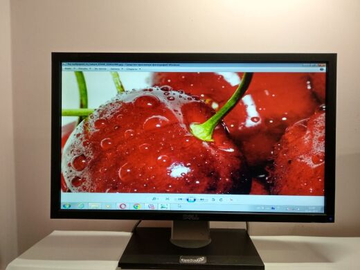 Монитор Б-класс Dell Professional P2411H / 24" (1920x1080) TN / VGA, DVI, USB / VESA 100x100 Монитор Б-класс Dell Professional P2411H / 24" (1920x1080) TN / VGA, DVI, USB / VESA 100x100