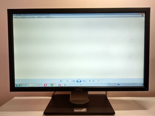 Монитор Б-класс Dell Professional P2411H / 24" (1920x1080) TN / VGA, DVI, USB / VESA 100x100 Монитор Б-класс Dell Professional P2411H / 24" (1920x1080) TN / VGA, DVI, USB / VESA 100x100