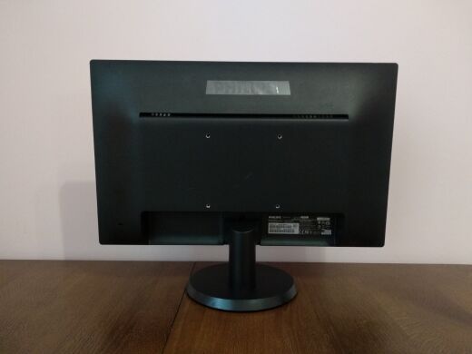 Монітор Philips 193v5L / 18.5" (1366х768) TN/1x VGA