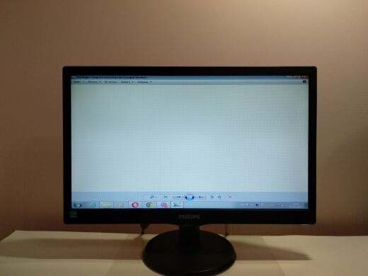Монітор Philips 193v5L / 18.5" (1366х768) TN/1x VGA