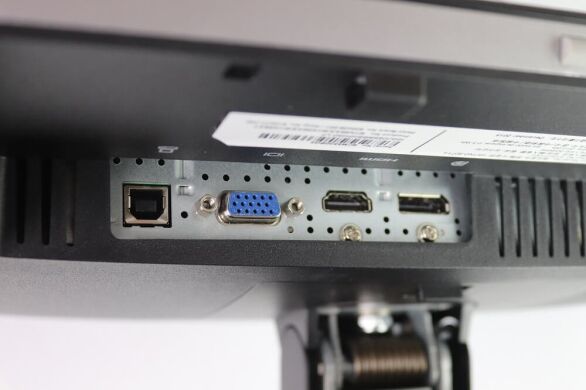 HP EliteDisplay E222 / 21.5" (1920x1080) IPS / VGA, HDMI, DisplayPort HP EliteDisplay E222 / 21.5" (1920x1080) IPS / VGA, HDMI, DisplayPort