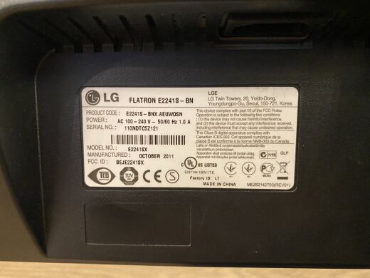 Монітор LG Flatron Е2241S / 21.5" (1920x1080) TN / VGA / VESA 75x75 