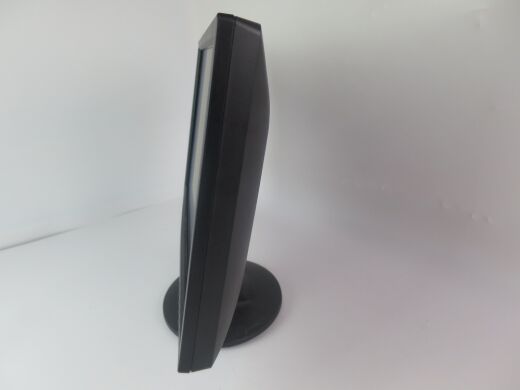 LG W1946S / 18.5" (1366x768) TN / DVI, VGA