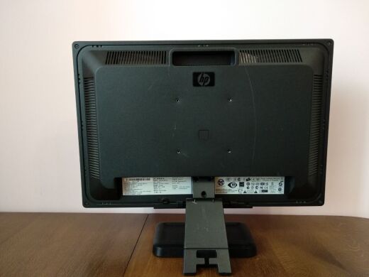 Монитор Б-класс HP LE2201w / 22" (1680x1050) TN / VGA, DVI, USB / VESA 100x100 Монитор Б-класс HP LE2201w / 22" (1680x1050) TN / VGA, DVI, USB / VESA 100x100