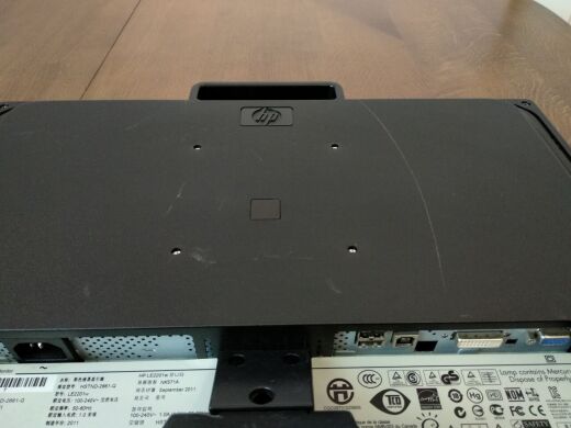 Монитор Б-класс HP LE2201w / 22" (1680x1050) TN / VGA, DVI, USB / VESA 100x100 Монитор Б-класс HP LE2201w / 22" (1680x1050) TN / VGA, DVI, USB / VESA 100x100
