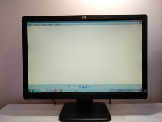 Монитор Б-класс HP LE2201w / 22" (1680x1050) TN / VGA, DVI, USB / VESA 100x100 Монитор Б-класс HP LE2201w / 22" (1680x1050) TN / VGA, DVI, USB / VESA 100x100