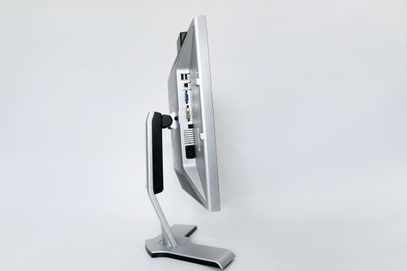 Монитор Dell UltraSharp 1908FP / 19" (1280x1024) TN / DVI, VGA