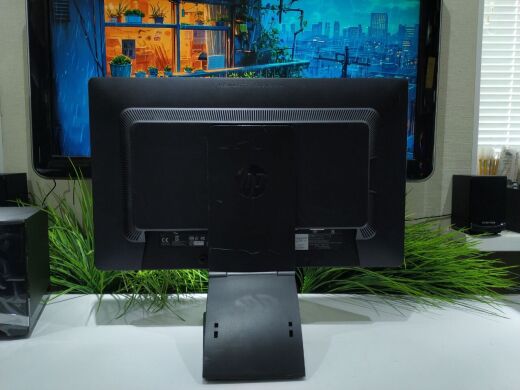 Монитор HP Z22i / 22" (1920x1080) AH-IPS / DVI, DisplayPort, VGA, USB Монитор HP Z22i / 22" (1920x1080) AH-IPS / DVI, DisplayPort, VGA, USB
