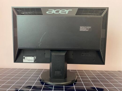 Монитор Acer V193HQL / 18.5" (1366x768) TN / VGA