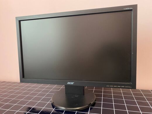 Монитор Acer V193HQL / 18.5" (1366x768) TN / VGA