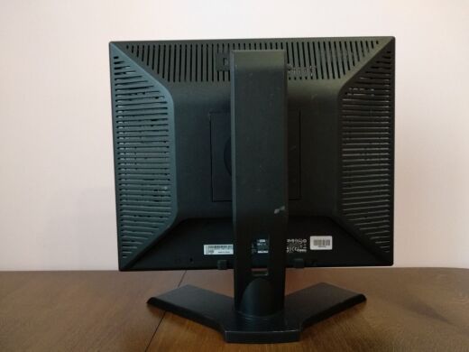 Монитор Б-класс Dell E190St / 19" (1280x1024) TN / VGA