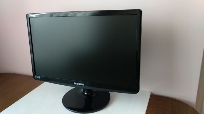 Монитор Б-класс Samsung SyncMaster S22A100N / 21.5" (1920x1080) TN / VGA + Блок питания Монитор Б-класс Samsung SyncMaster S22A100N / 21.5" (1920x1080) TN / VGA + Блок питания