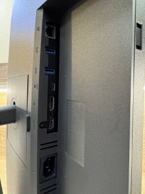 Монитор Dell P2723QE / 27" (3840x2160) IPS / DisplayPort, HDMI, USB 3.0 / VESA 100x100 Монитор Dell P2723QE / 27" (3840x2160) IPS / DisplayPort, HDMI, USB 3.0 / VESA 100x100
