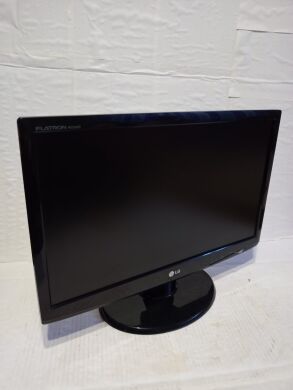 Монітор LG W2243S-PF / 22" (1920x1080) TN / VGA / VESA 100x100