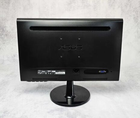 Монитор Asus VS197DE / 19" (1366x768) TN / 1x VGA / VESA 75x75 Монитор Asus VS197DE / 19" (1366x768) TN / 1x VGA / VESA 75x75