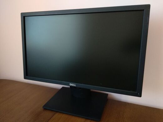 Монитор Б-класс Dell E2216H / 21.5" (1920x1080) TN / DisplayPort, VGA