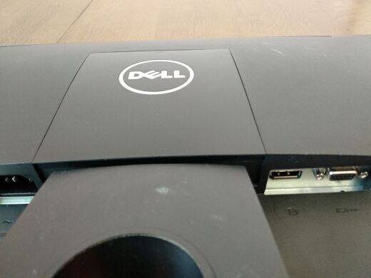 Монитор Б-класс Dell E2216H / 21.5" (1920x1080) TN / DisplayPort, VGA