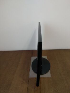 Монитор HP L2151ws / 21.5" (1920x1080) TN / DVI, VGA / Блок питания + кабель в комплекте Монитор HP L2151ws / 21.5" (1920x1080) TN / DVI, VGA / Блок питания + кабель в комплекте