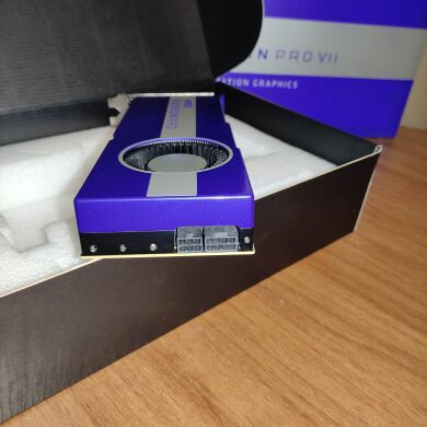 Дискретна відеокарта AMD Radeon Pro VII, 16 GB HBM2, 4096-bit / 6x miniDP