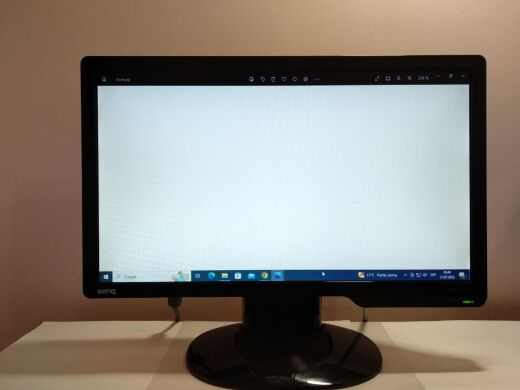 Монитор BenQ G922HDL / 18.5" (1366x768) TN / DVI, VGA / VESA 100x100 Монитор BenQ G922HDL / 18.5" (1366x768) TN / DVI, VGA / VESA 100x100