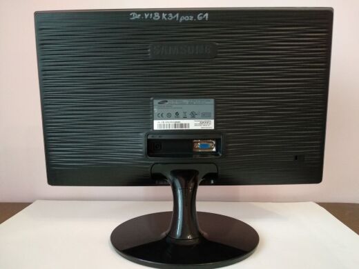 Монитор Samsung S19A300N / 18.5" (1366x768) TN / VGA + Блок питания Монитор Samsung S19A300N / 18.5" (1366x768) TN / VGA + Блок питания