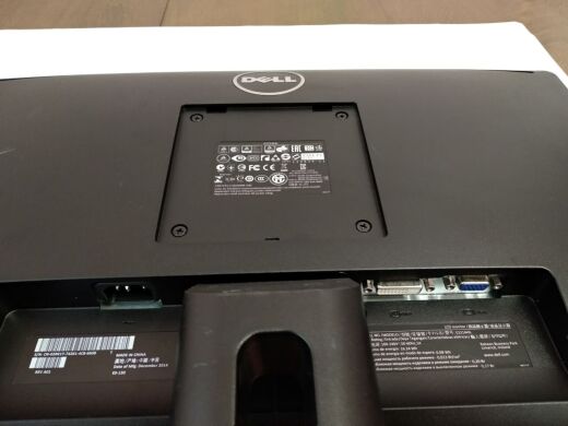 Монитор Dell E2214H / 21.5" (1920x1080) TN / DVI, VGA / VESA 100x100