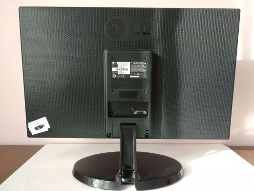 Монитор LG Flatron E2242C-BN / 21.5" (1920x1080) TN+film / VGA / VESA 75x75 + Блок питания