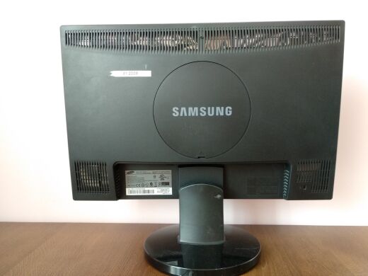 Монитор Samsung SyncMaster 2243LNX / 22" (1680x1050) TN / 1x VGA Монитор Samsung SyncMaster 2243LNX / 22" (1680x1050) TN / 1x VGA