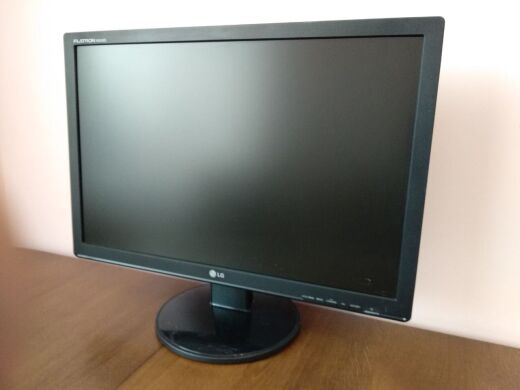 Монітор Б-клас LG Flatron W2242S-BF / 22" (1680x1050) TN / VGA / VESA 75x75