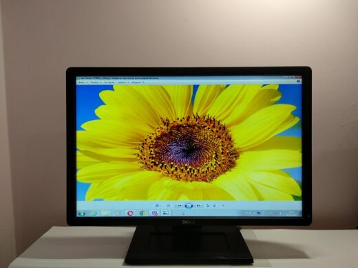 Монитор Dell Professional P2213t / 22" (1680x1050) TN LED / DisplayPort, VGA, DVI, USB Монитор Dell Professional P2213t / 22" (1680x1050) TN LED / DisplayPort, VGA, DVI, USB