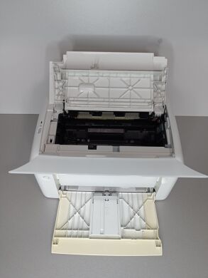 Canon LBP 3010 / лазерная монохромная печать / А4 / 600x600 dpi / 14 стр.-мин.