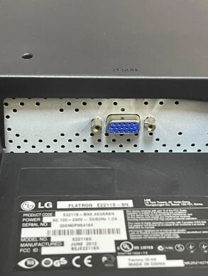 Монитор LG Flatron E2211S-BN / 22" (1920x1080) TN / VGA / VESA + Кабель питания Монитор LG Flatron E2211S-BN / 22" (1920x1080) TN / VGA / VESA + Кабель питания