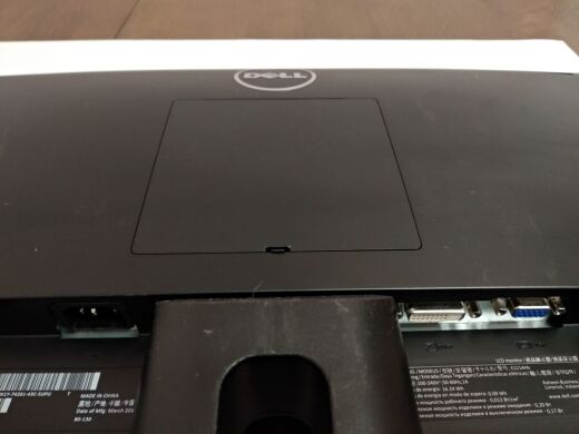 Монитор Б-класс Dell E2214H / 21.5" (1920x1080) TN / DVI, VGA / VESA 100x100