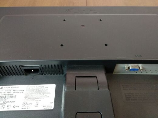 Монітор LG Flatron W2242S-PF / 22" (1680x1050) TN / VGA / VESA 75x75