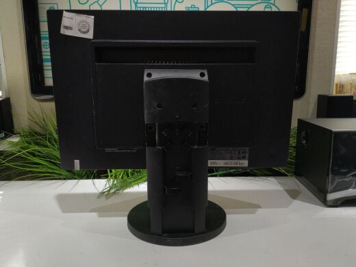 Монитор Samsung SyncMaster S22B420 / 22" (1680x1050) TN / DVI, VGA / VESA 100x100 Монитор Samsung SyncMaster S22B420 / 22" (1680x1050) TN / DVI, VGA / VESA 100x100