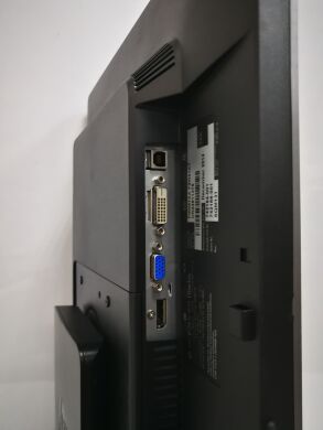 HP EliteDisplay E241i / 24" (1920х1200) AH-IPS WLED / DP, DVI-D, VGA, USB-Hub